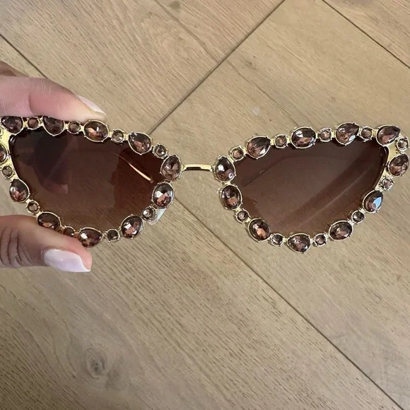 Lurelly Jem Stone Glasses - Picture 2 of 3